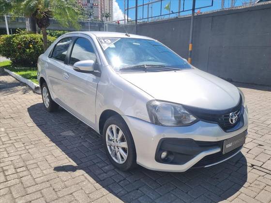 TOYOTA ETIOS 1.5 X PLUS SEDAN 16V FLEX 4P AUTOMÁTICO